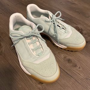 WOMEN'S ONA™ 718 LOW SNEAKER size 8.5